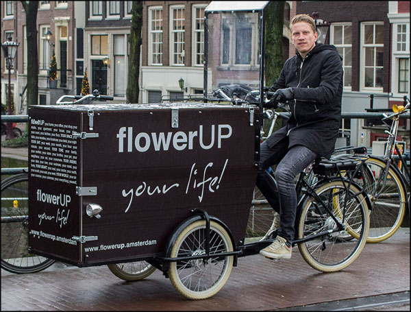 flowerUP - de Amsterdamse bloemenservice - logo en huisstijl